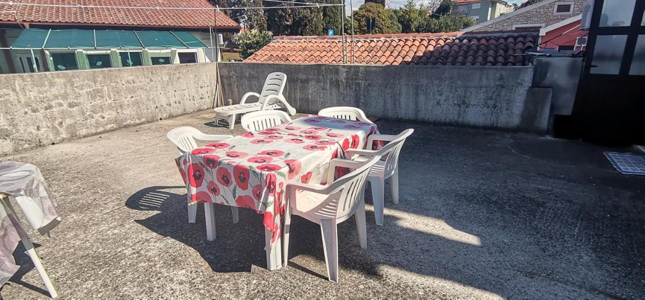 Apartments And Room Pergola 罗维尼 外观 照片