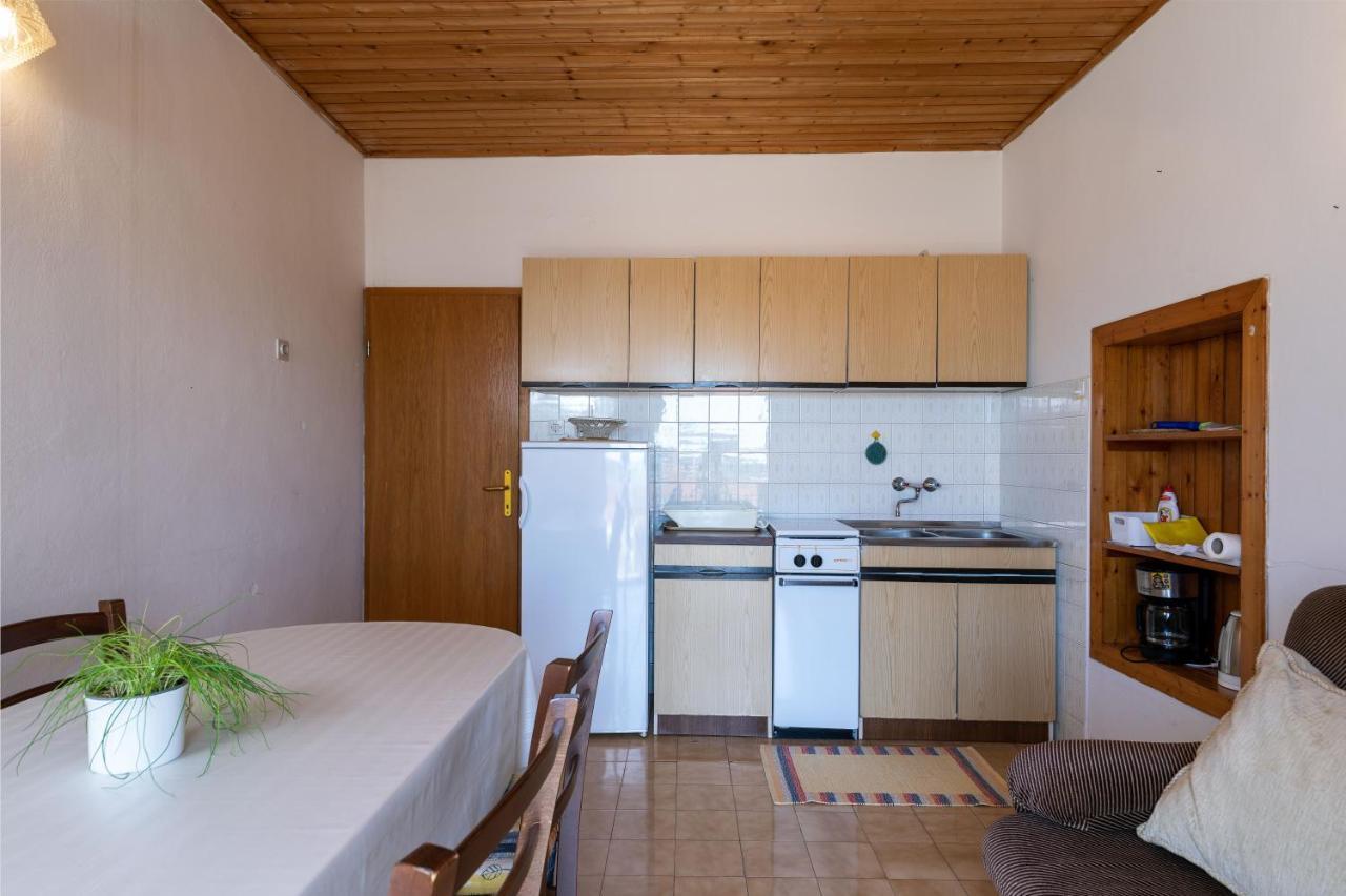 Apartments And Room Pergola 罗维尼 外观 照片