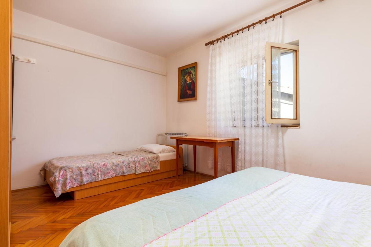Apartments And Room Pergola 罗维尼 外观 照片